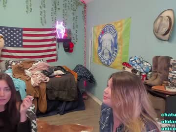 webcam couple xoxo_caroline live cam image #3510735