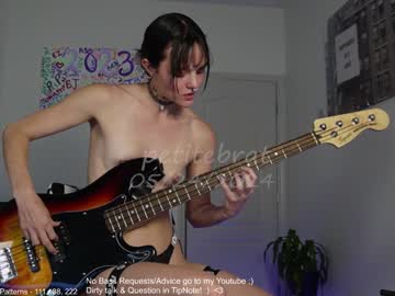 webcam girl petitebrat live cam image #9468792