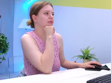 webcam girl lovlybambi live cam image #9792537