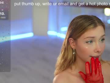 webcam girl april_blush live cam image #9949916