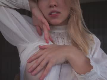 webcam girl bibi_it_is live cam image #6146448