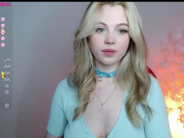 webcam girl small_blondee live cam image #5602781