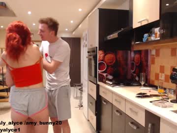 webcam couple aly_alyce live cam image #1531774