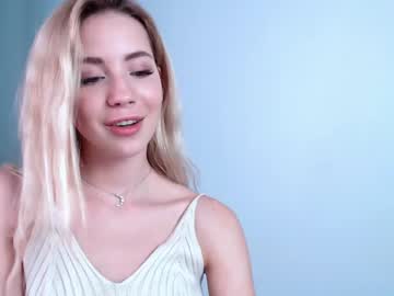 webcam girl emmi_rosee live cam image #1599580