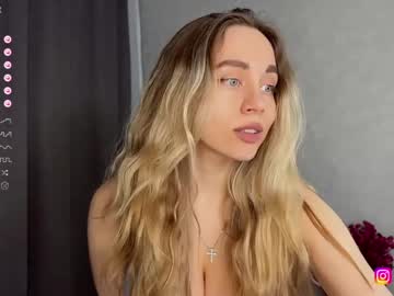 webcam girl tatti_1 live cam image #9050215