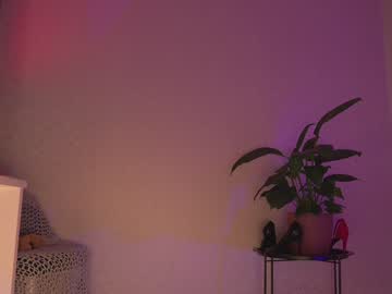 webcam girl kronniekray live cam image #5850646