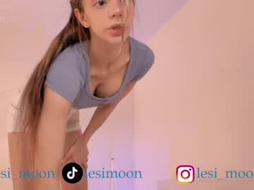 webcam girl lesi_moon live cam image #8615129
