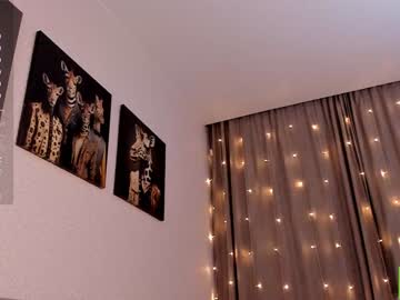 webcam girl lissa_meooow live cam image #8457279