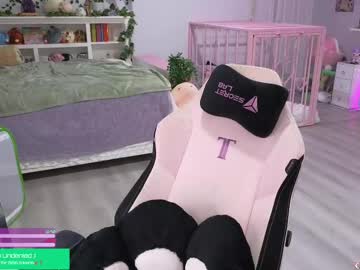 webcam girl crimsonkitten live cam image #13012084