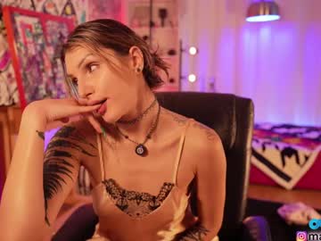 webcam girl informal_ live cam image #11047969