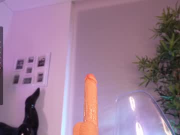 webcam girl lau__1 live cam image #9804376