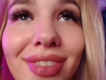 webcam girl littleeblonddee live cam image #1450702