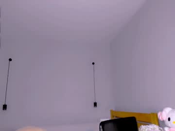 webcam girl tiny__alice live cam image #10702042