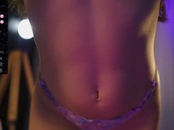 webcam girl lucie_beltran live cam image #10078981