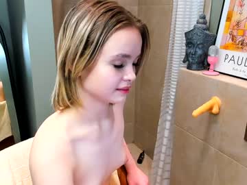webcam girl elizabeth_dort live cam image #5385896