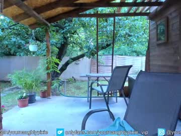 webcam girl yournaughtypixie live cam image #2811961