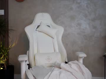 webcam girl xoxo_emma live cam image #2457593