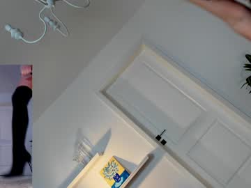 webcam girl legswattitude live cam image #11071076