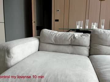 webcam girl carolinaherera live cam image #10479868