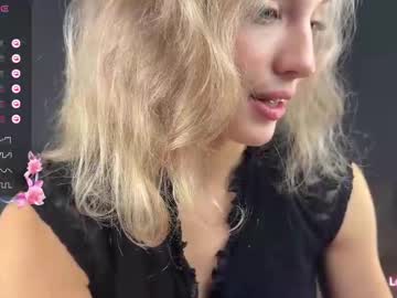 webcam girl roselyn_rose live cam image #12969329
