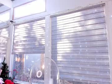 webcam girl white_snow_ live cam image #1329852