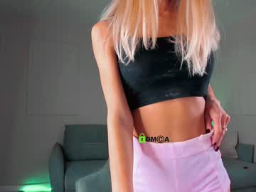 webcam girl crazzy_cherry live cam image #3611756