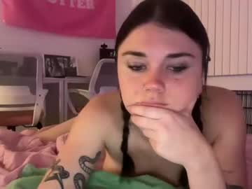 webcam girl queencassidyy live cam image #8640895