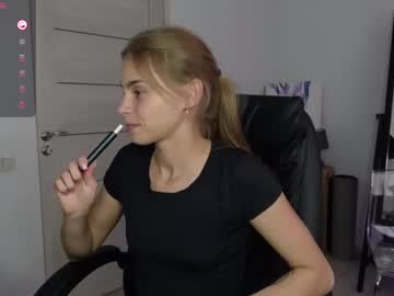 webcam girl abby_laker live cam image #10497172