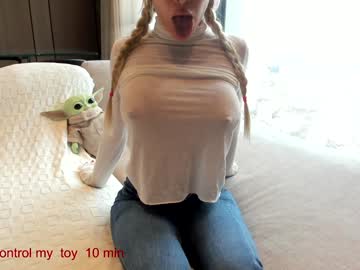 webcam girl carolinaherera live cam image #12149857