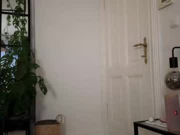 webcam girl strawberryjamx live cam image #7630020