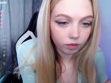 webcam girl small_blondee live cam image #5297934