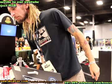 webcam couple honeyand_thebear live cam image #3640505