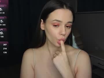 webcam girl camilla_dream live cam image #12450129