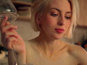 webcam girl artmosphera live cam image #9601082