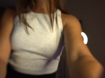 webcam girl emilybatee live cam image #9739339