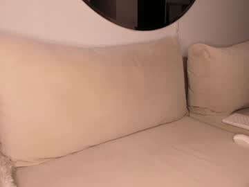 webcam girl lonelly_lolly98 live cam image #10914768
