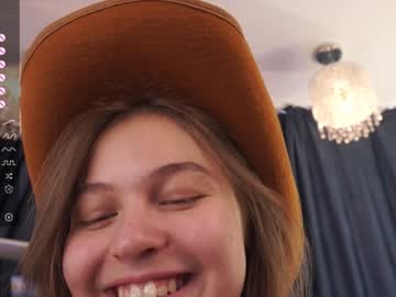 webcam girl helenmoors live cam image #9576112