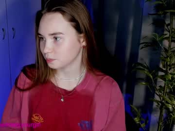webcam girl shelleybartram live cam image #8476176