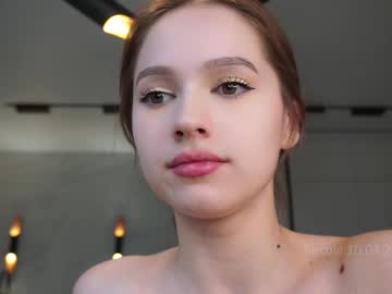 webcam girl hecola live cam image #12343329
