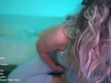webcam girl o92010400300 live cam image #11047720