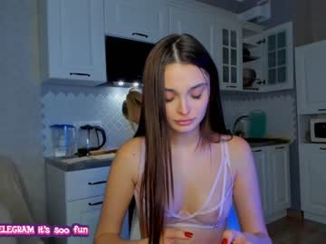 webcam girl your__voice live cam image #4357045