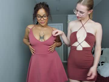 webcam couple christine_bae live cam image #7523394