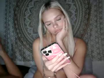 webcam girl cindyloulou1 live cam image #8200021