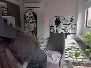webcam girl lonelly_lolly98 live cam image #4595552