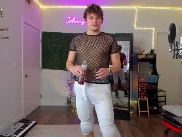 webcam man thejohnnystone live cam image #3585389