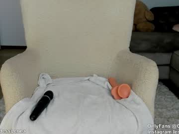 webcam girl lenna_godess live cam image #10082093