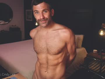 webcam man bareleeworking live cam image #10844438