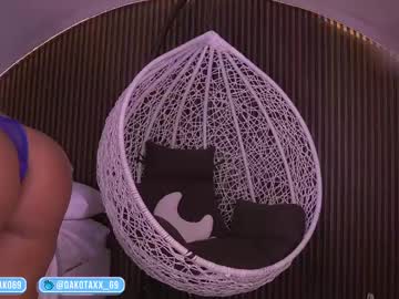 webcam girl dakota_leex live cam image #12656781