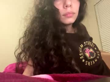 webcam girl prettybabybrat live cam image #10918049