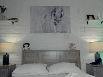 webcam girl riskyproject live cam image #8505409